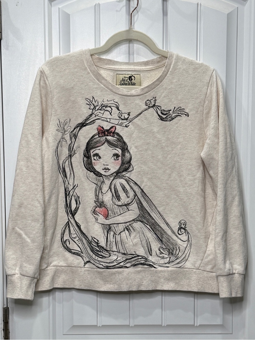 Disney Women’s Large Art of Snow White 100% Cotton Sketch Graphic Sweatshirt EUC